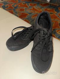 Scarpe nere Vans in tela