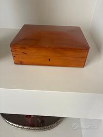 Humidor per sigari in legno (cedro) pregiato