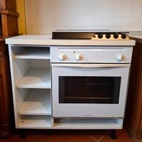 Forno e fornello con mobiletto 