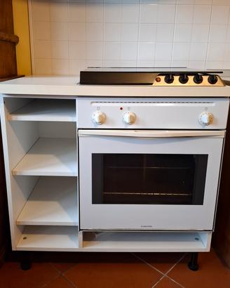 Forno e fornello con mobiletto 