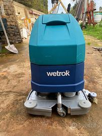 Macchina lavapavimenti