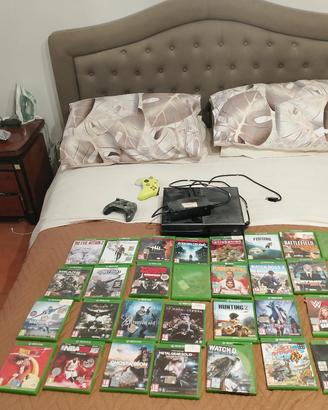 Xbox One ancora in buoni condizioni incluso 2 Joys