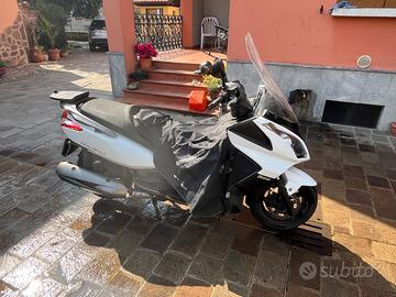 Kymco downtown 300i