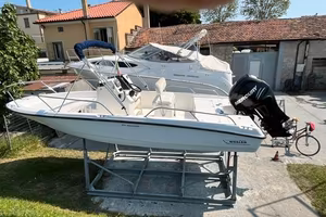 Barca Usata-Boston Whaler 200 Outrage