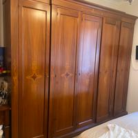 Armadio legno massello intarsiato