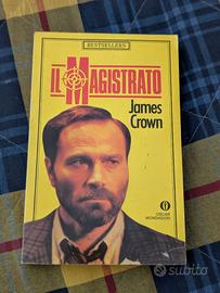 Il magistrato James Crown