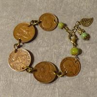 Bracciale stile boho con monete di rame