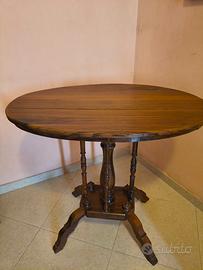 Tavolo ovale in legno