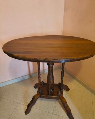 Tavolo ovale in legno