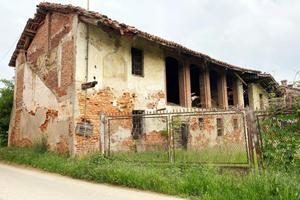 CASA SEMINDIPENDENTE A BRA