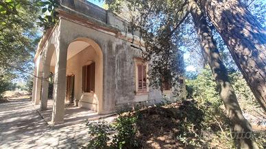 Signorile Villa d'epoca con dependance