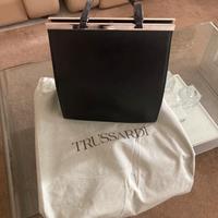 Elegante borsetta dello stilista TRUSSARDI