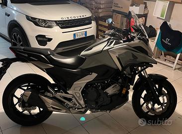 Honda NC750X del 2025 km 4300 colore grigio