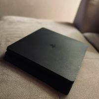 PS4 (classic-version) +giochi+2 controller