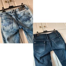 Jeans skinny a vita bassa moda 2000 tessuto liscio