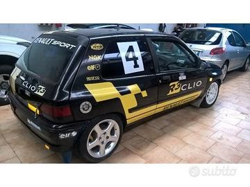 clio una 1.8  16v e una da gara