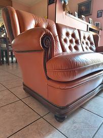 divano Chesterfield 1981 pelle/legno tre posti  