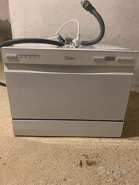 Lavastoviglie compatta Midea