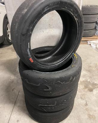 Gomme slick Pirelli