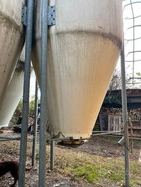 Silos per mangimi per animali