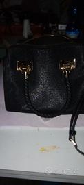 borsa più tracolla della Guess 