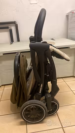 PASSEGGINO LEGGERO BELLO E COMODO