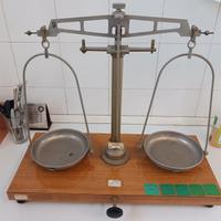 Bilancia comparativa  da orefice + pesi