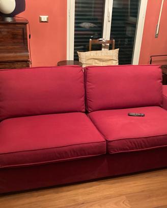 Divano Kivik Ikea colore rosso tre posti ,