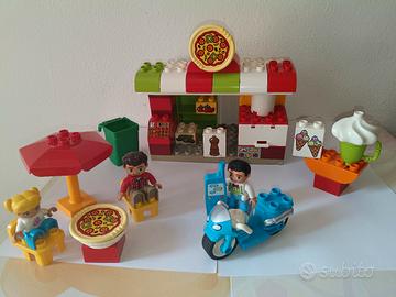 Set Lego Duplo Pizzeria 10834 per giocare