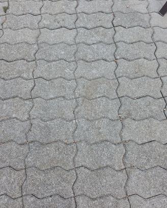 35 mq autobloccanti 8 cm spessore