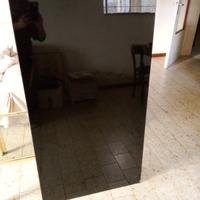 pannello in legno nero lucido