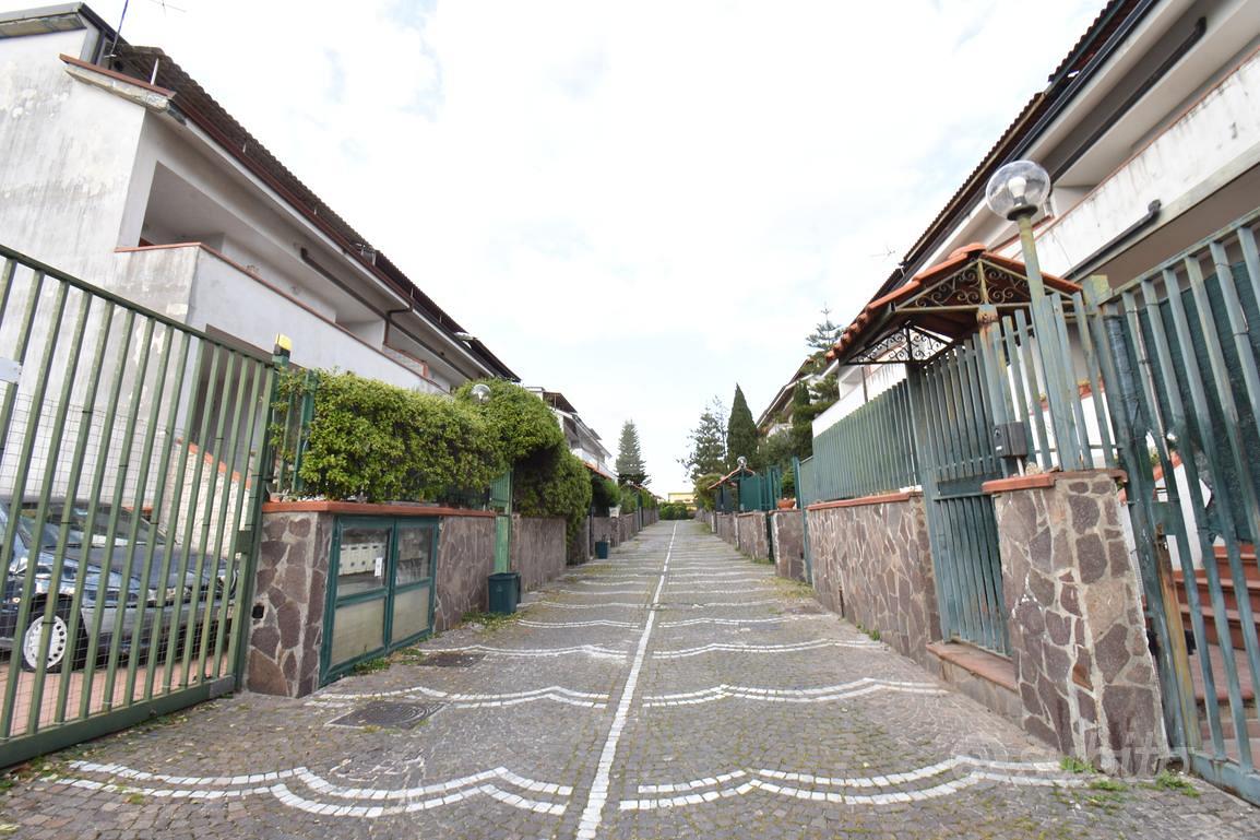 Casa – Pollena Trocchia, Rione Micillo, Napoli - Vista 2