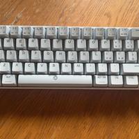 Tastiera meccanica biancaretro illumintata RGB