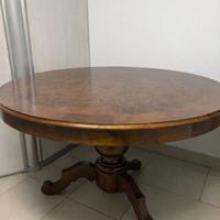 Tavolo rotondo in legno