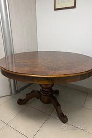 Tavolo rotondo in legno