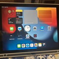 Apple ipad 6 gen 9.7” 32 Gb