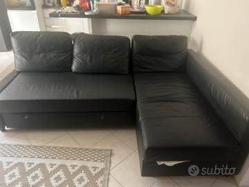 divano letto in ecopelle nera