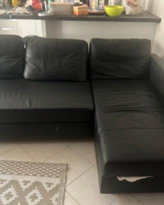 divano letto in ecopelle nera