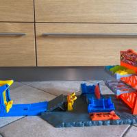 Hot Wheels-Monster Trucks Playset