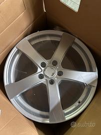 Cerchi in lega nuovi da 18” DEZENT TREG Silver