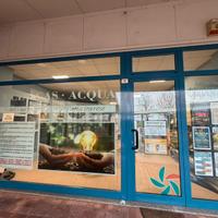 Splendido negozio zona coop novellara