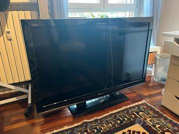 TV LCD 52" SHARP AQUOS con telecomando
