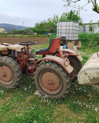 Trattore PASQUALI 945 con accensione elettrica