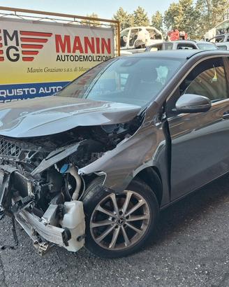 Ricambi Mercedes B180 2019