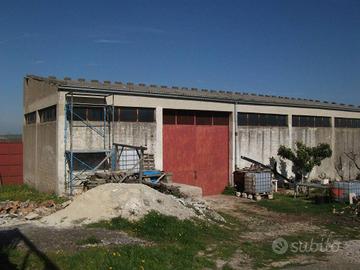 Immobile di 350 m² a Santeramo in Colle