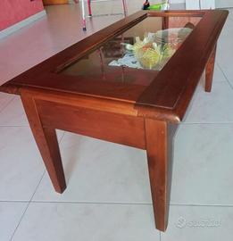 Tavolinetto rettangolare con superficie in vetro