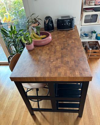 Isola IKEA Vadholma nera con piano in truciolare
