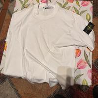 Maglietta a maniche corte Stone Island bianca.