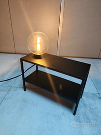 Tavolino con lampada 