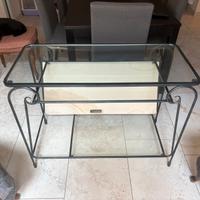 Tavolo in ferro battuto e vetro